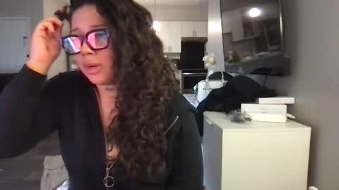 Snapshot of servexely chatting on February 10, 6:56 pm servexely online show from February 10, 6:56 pm