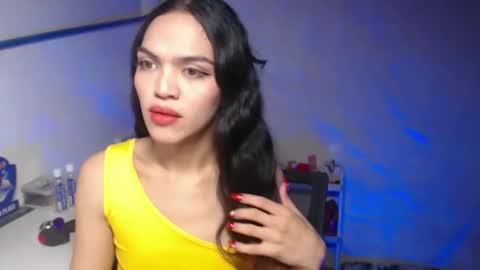 Bella online show from November 2, 5:04 pm