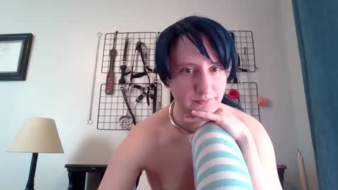 Servile Sarah online show from March 9, 8:24 pm