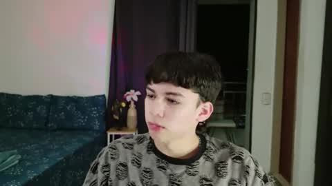Snapshot of seth_ryder chatting on June 2, 7:32 am seth_ryder online show from June 2, 7:32 am