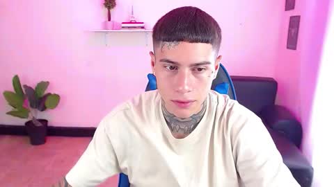 Snapshot of setthomas chatting on October 23, 3:44 pm Thomas online show from October 23, 3:44 pm