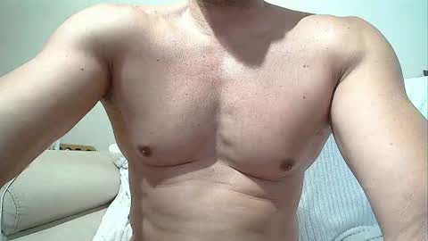 Snapshot of sex_machine_19 chatting on June 11, 9:40 am SEX MACHINE 19 online show from June 11, 9:40 am