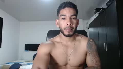 Snapshot of sexbert_ chatting on February 14, 11:40 am Albert online show from February 14, 11:40 am