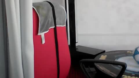 Snapshot of sexcoppia_24 chatting on June 20, 7:44 am sexcoppia_24 online show from June 20, 7:44 am