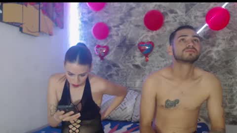 Snapshot of sexincompany chatting on February 17, 8:19 am monserat y thony online show from February 17, 8:19 am