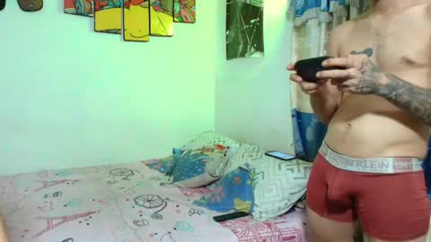 Snapshot of sexincompany chatting on April 15, 5:47 am monserat y thony online show from April 15, 5:47 am
