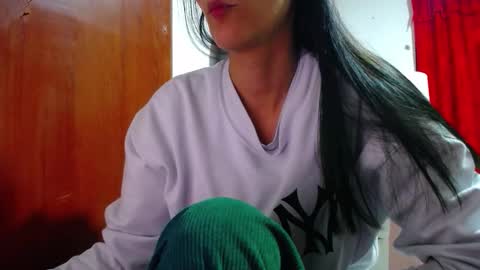 Snapshot of sexmilkdirty chatting on November 4, 12:43 am sexmilkdirty online show from November 4, 12:43 am