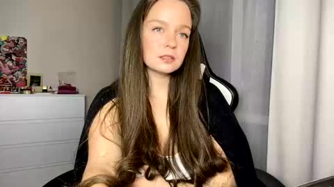 My name is Mia whats yours online show from December 24, 7:11 pm