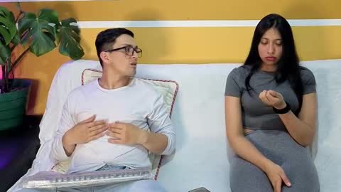 KhidaMilo online show from November 5, 2:33 am