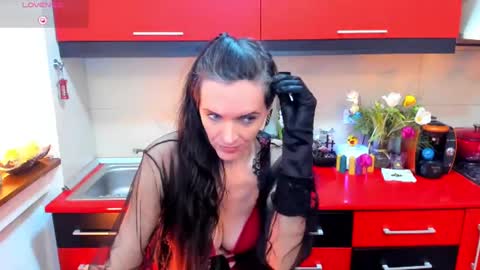 sexqueen1111 online show from February 3, 8:13 pm