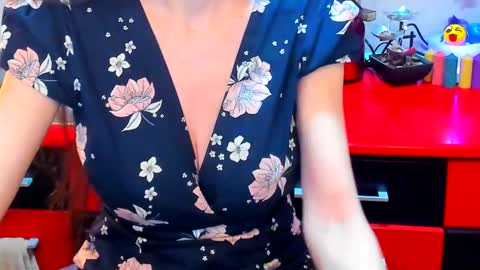 sexqueen1111 online show from February 25, 8:09 pm