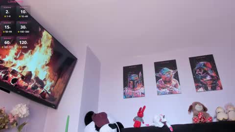 Ask me  online show from April 5, 9:23 pm