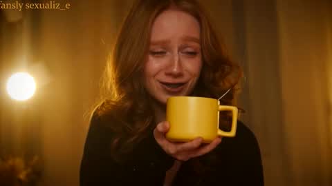 Snapshot of sexualiz_e chatting on October 24, 9:11 pm Liz online show from October 24, 9:11 pm