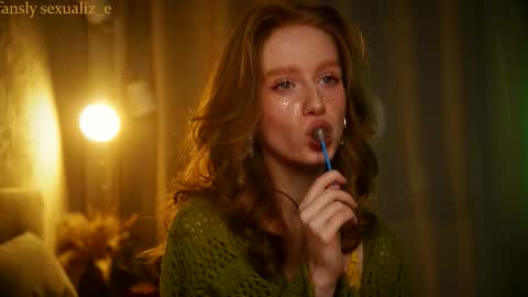 Snapshot of sexualiz_e chatting on October 25, 8:47 pm Liz online show from October 25, 8:47 pm