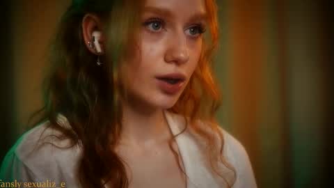 Snapshot of sexualiz_e chatting on October 31, 8:10 pm Liz online show from October 31, 8:10 pm