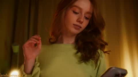 Snapshot of sexualiz_e chatting on November 18, 8:46 pm Liz online show from November 18, 8:46 pm