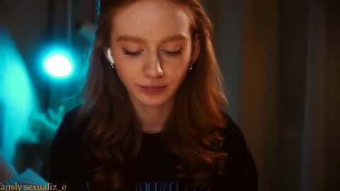 Snapshot of sexualiz_e chatting on November 26, 9:16 pm Liz online show from November 26, 9:16 pm