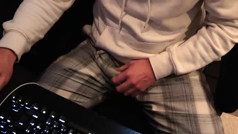 Snapshot of sexualtension229 chatting on May 11, 11:02 pm Sexual Tension online show from May 11, 11:02 pm
