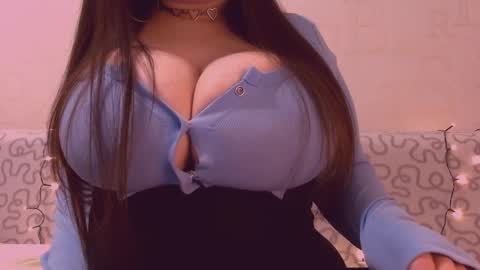 Snapshot of sexxgirlboy chatting on February 6, 2:20 pm Julia online show from February 6, 2:20 pm