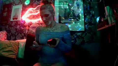 Leeah CloudZzz online show from October 28, 8:18 am