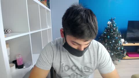 Snapshot of sexxxdickbig chatting on December 25, 7:24 pm Tommy online show from December 25, 7:24 pm