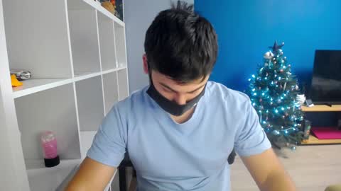 Snapshot of sexxxdickbig chatting on December 27, 2:22 pm Tommy online show from December 27, 2:22 pm