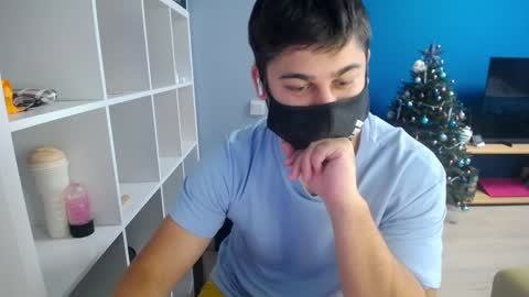 Snapshot of sexxxdickbig chatting on December 28, 9:42 am Tommy online show from December 28, 9:42 am