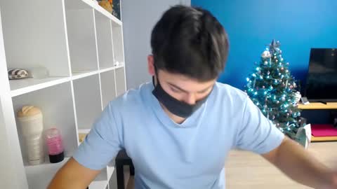 Snapshot of sexxxdickbig chatting on December 31, 3:09 pm Tommy online show from December 31, 3:09 pm