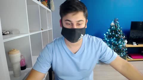 Snapshot of sexxxdickbig chatting on January 2, 6:12 pm Tommy online show from January 2, 6:12 pm
