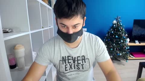Snapshot of sexxxdickbig chatting on January 4, 8:49 am Tommy online show from January 4, 8:49 am