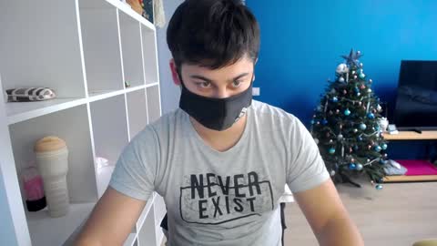 Snapshot of sexxxdickbig chatting on January 10, 10:17 am Tommy online show from January 10, 10:17 am