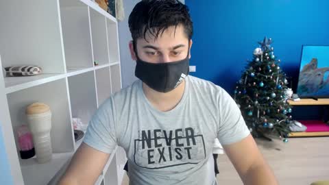 Snapshot of sexxxdickbig chatting on January 10, 6:06 pm Tommy online show from January 10, 6:06 pm