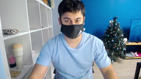 Snapshot of sexxxdickbig chatting on January 12, 3:03 pm Tommy online show from January 12, 3:03 pm