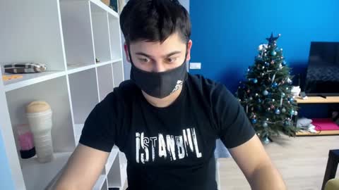 Snapshot of sexxxdickbig chatting on January 15, 2:13 pm Tommy online show from January 15, 2:13 pm