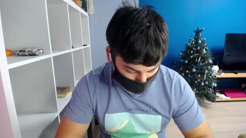 Snapshot of sexxxdickbig chatting on January 19, 7:37 pm Tommy online show from January 19, 7:37 pm