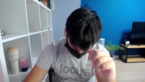Snapshot of sexxxdickbig chatting on January 22, 3:40 pm Tommy online show from January 22, 3:40 pm
