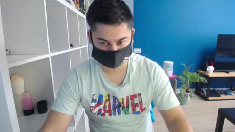 Snapshot of sexxxdickbig chatting on February 18, 7:32 am Tommy online show from February 18, 7:32 am