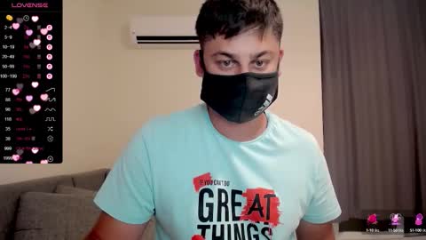 Snapshot of sexxxdickbig chatting on September 28, 4:01 pm Tommy online show from September 28, 4:01 pm