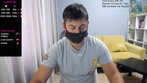 Snapshot of sexxxdickbig chatting on October 22, 6:46 am Tommy online show from October 22, 6:46 am