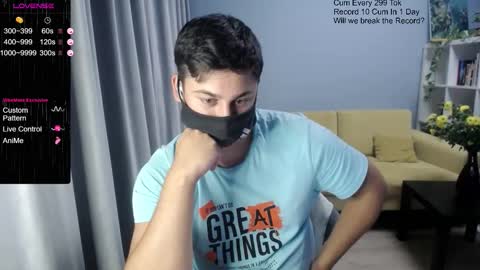 Snapshot of sexxxdickbig chatting on October 25, 8:14 pm Tommy online show from October 25, 8:14 pm