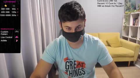 Snapshot of sexxxdickbig chatting on October 28, 7:23 am Tommy online show from October 28, 7:23 am