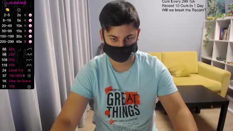 Snapshot of sexxxdickbig chatting on October 30, 7:54 am Tommy online show from October 30, 7:54 am