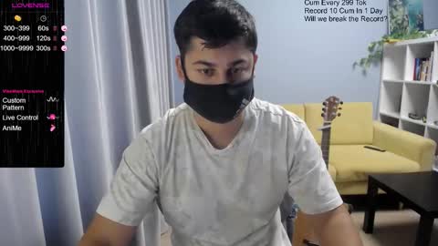 Snapshot of sexxxdickbig chatting on November 3, 8:15 am Tommy online show from November 3, 8:15 am