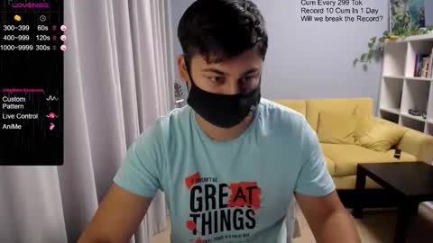 Snapshot of sexxxdickbig chatting on November 5, 7:41 am Tommy online show from November 5, 7:41 am