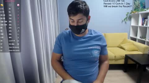 Snapshot of sexxxdickbig chatting on November 10, 6:56 am Tommy online show from November 10, 6:56 am