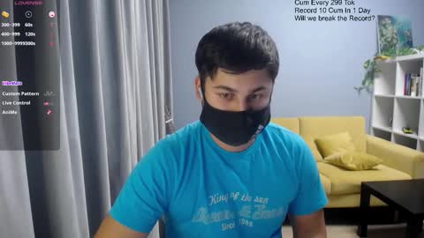 Snapshot of sexxxdickbig chatting on November 12, 7:46 pm Tommy online show from November 12, 7:46 pm