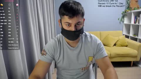 Snapshot of sexxxdickbig chatting on November 21, 6:45 am Tommy online show from November 21, 6:45 am