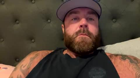 Snapshot of sexxxxycouple604 chatting on October 26, 6:36 pm Big uncut hunk online show from October 26, 6:36 pm