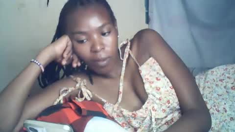 sexxy_curvy23 online show from June 25, 3:28 am