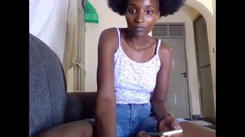 Snapshot of sexxy_liney chatting on February 22, 6:52 pm sexxy_liney online show from February 22, 6:52 pm